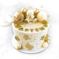 Торт №1 - Бело-золотой с фигуркой мишки