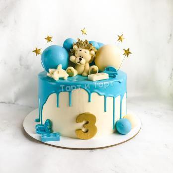 Торт №6 - Бело-голубой с фигуркой львенка