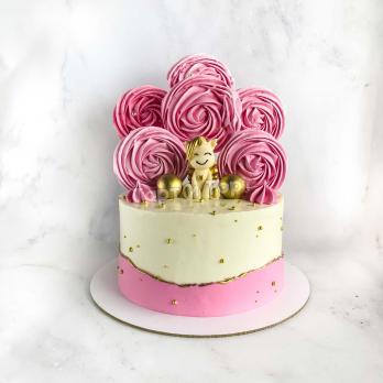 Розовый торт для девочки