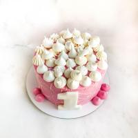 Розовый торт с большой цифрой