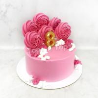 Розовый торт для девочки